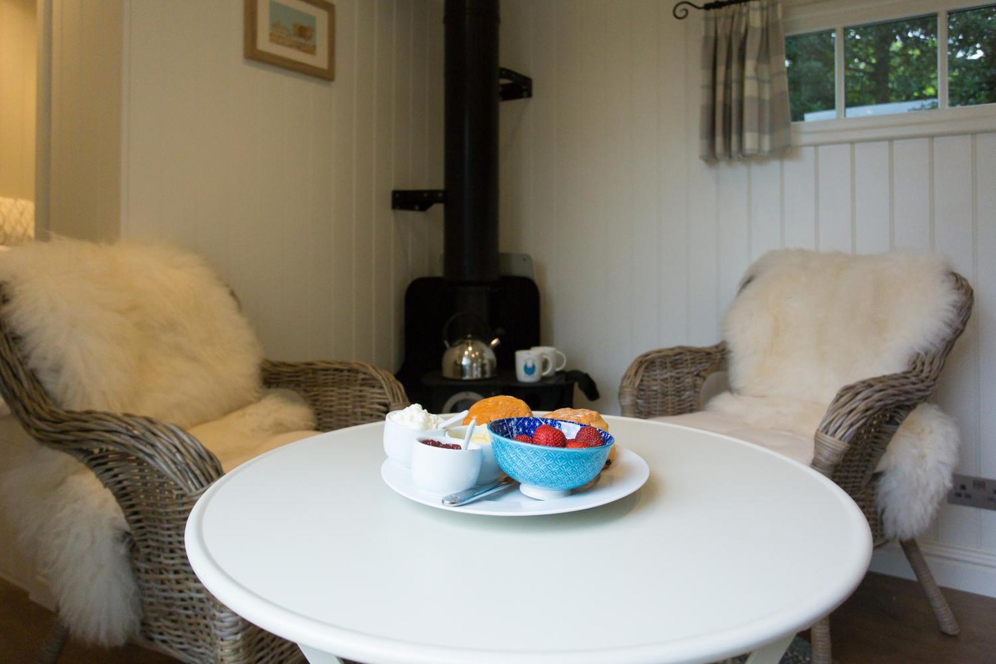 The Bailey Shepherd'S Hut And Holiday Cottage Skipton Eksteriør billede